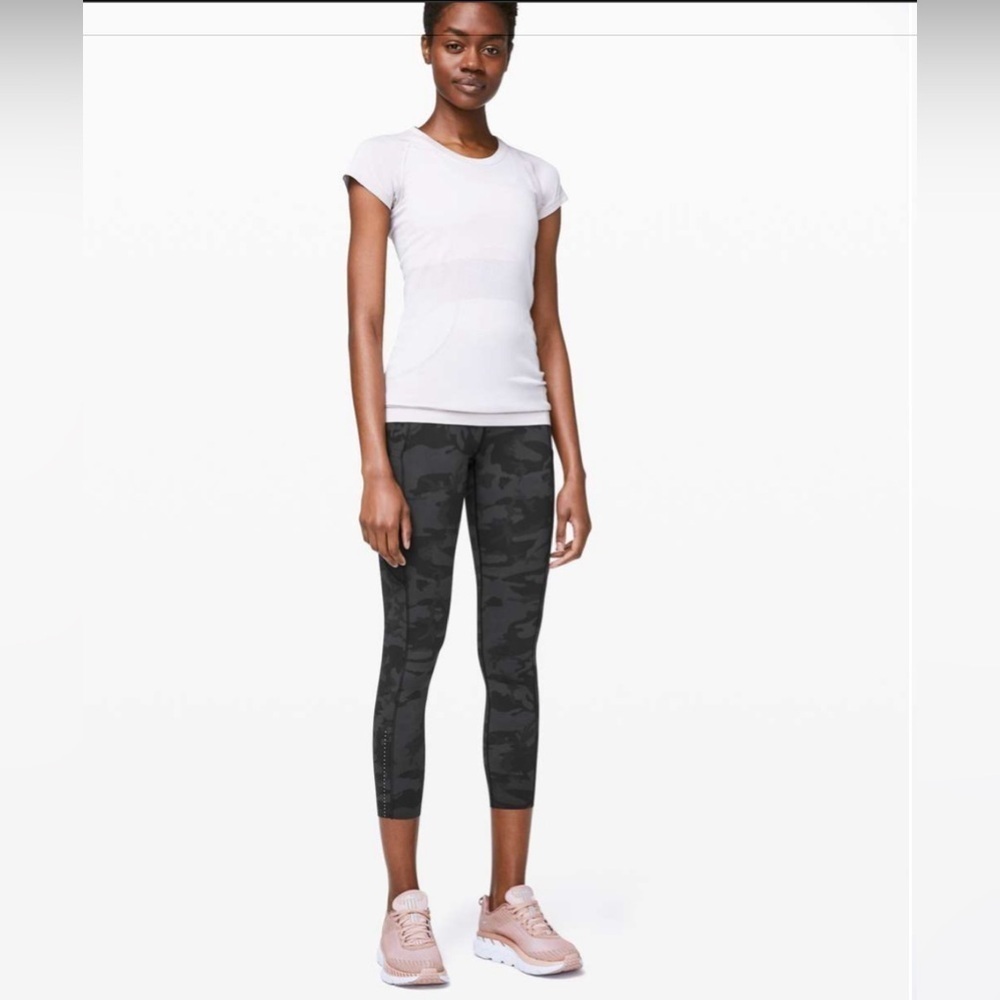 Lululemon Fast and Free Tight II 22" *Nulux
Incognito Camo Multi Grey Size 4